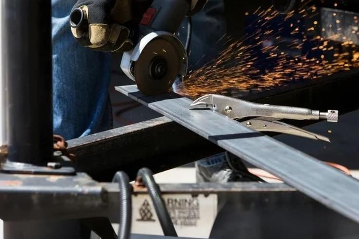 Как резать и шлифовать металл болгаркой: основы и правила